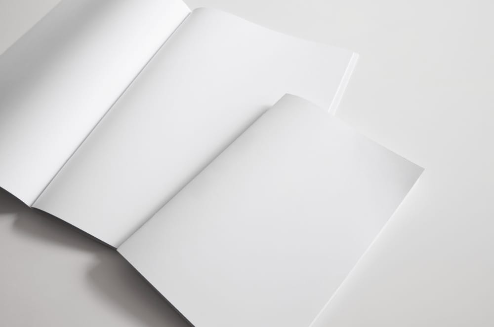 pages blanches de deux formats differents